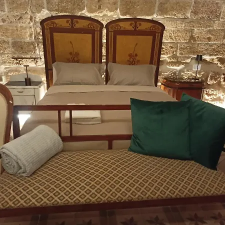 Corte Lirice Paradiso B&B 지오이아델콜레