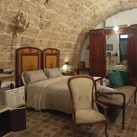 Corte Lirice Paradiso B&B 지오이아델콜레