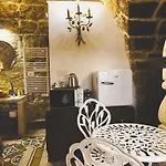 Corte Lirice Paradiso Bed and breakfast 4*